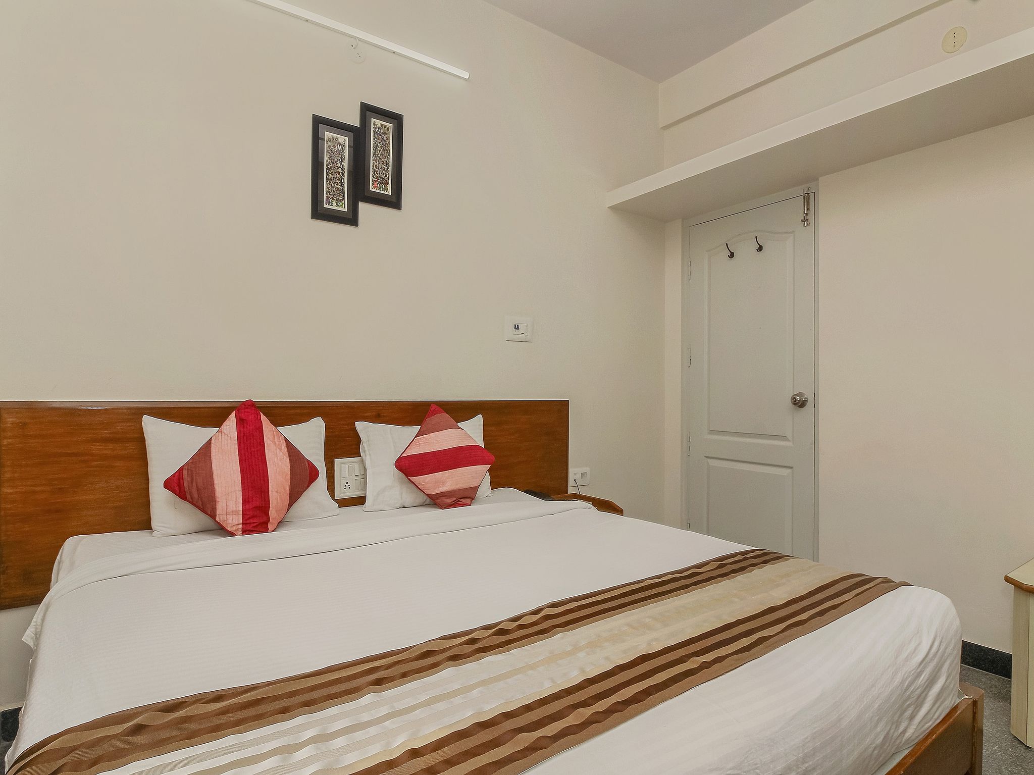 Hoppers Stop Yelahanka Deluxe Room 11