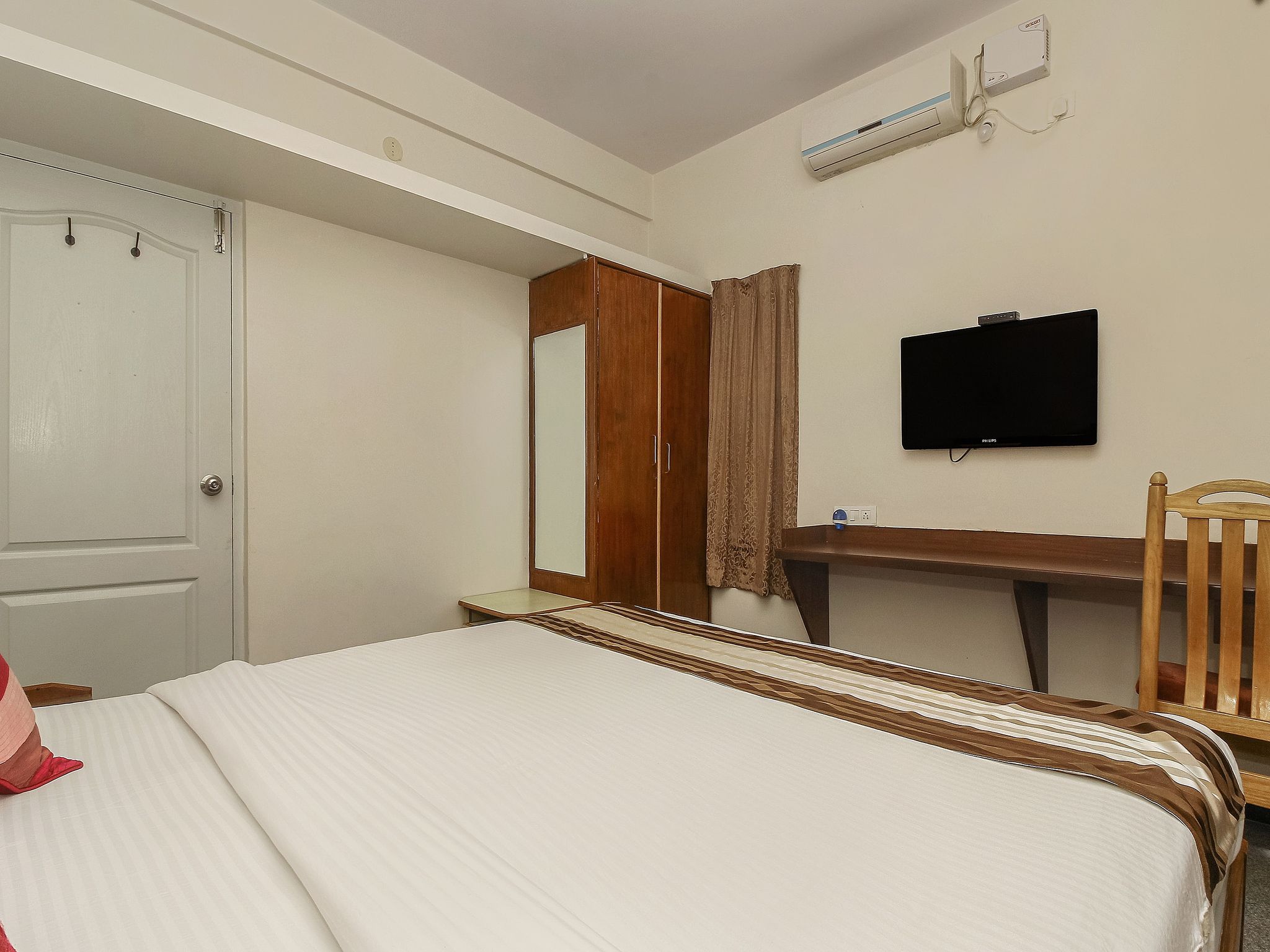 Hoppers Stop Yelahanka Deluxe Room 6
