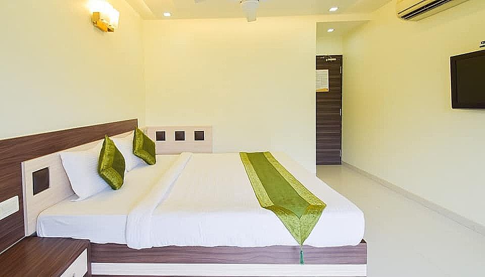 undefined HOTEL PALLIATE 8