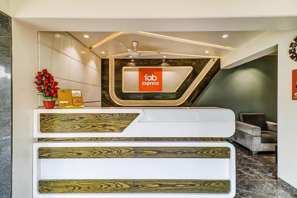 undefined HOTEL PALLIATE 2