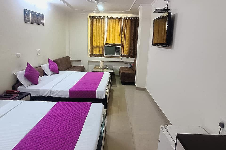Jigyasa palace Double AC Bedroom 3