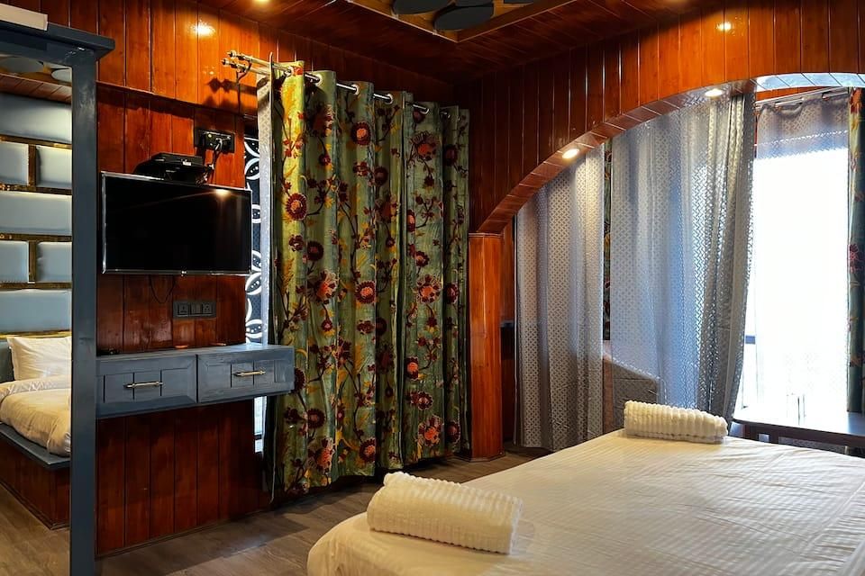 Pine View Hotel Deluxe Room