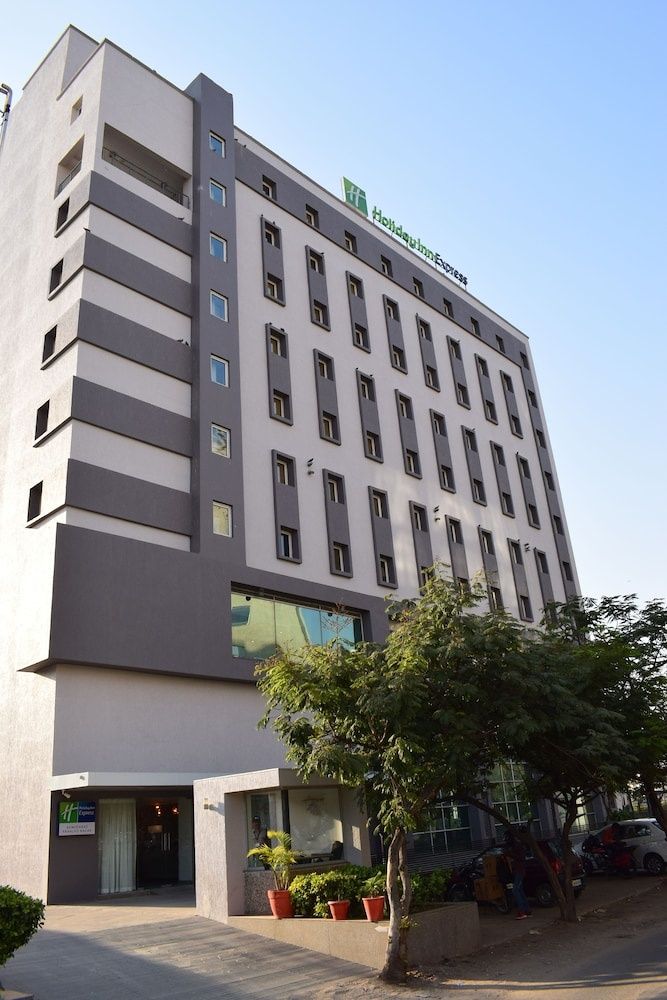 undefined Holiday Inn Express Ahmdabad Prahlad Nagar, an IHG Hotel 7
