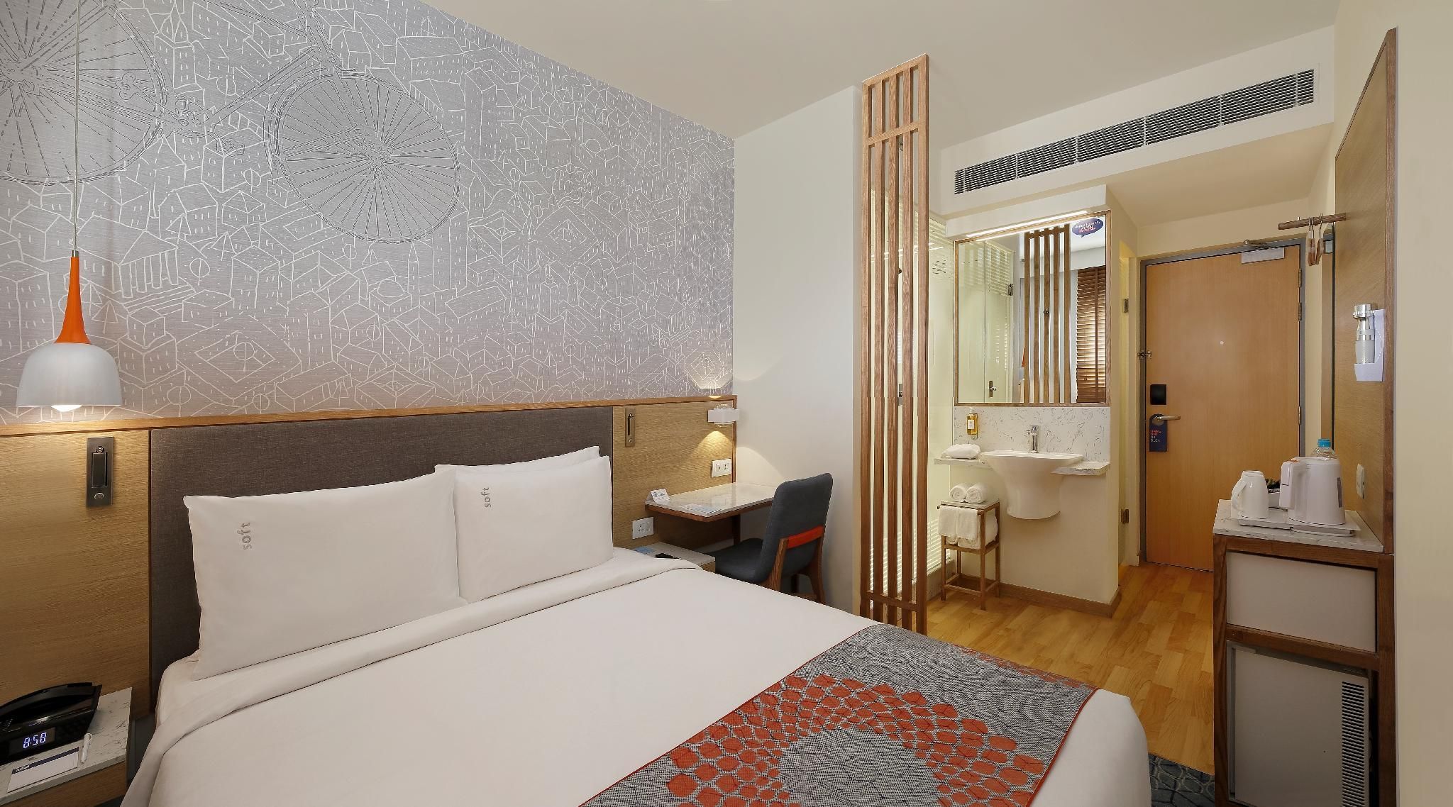 Holiday Inn Express Ahmdabad Prahlad Nagar, an IHG Hotel Standard Room with free laundromat 2