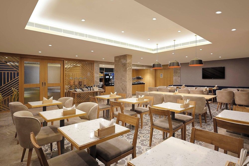 undefined Holiday Inn Express Ahmdabad Prahlad Nagar, an IHG Hotel 4