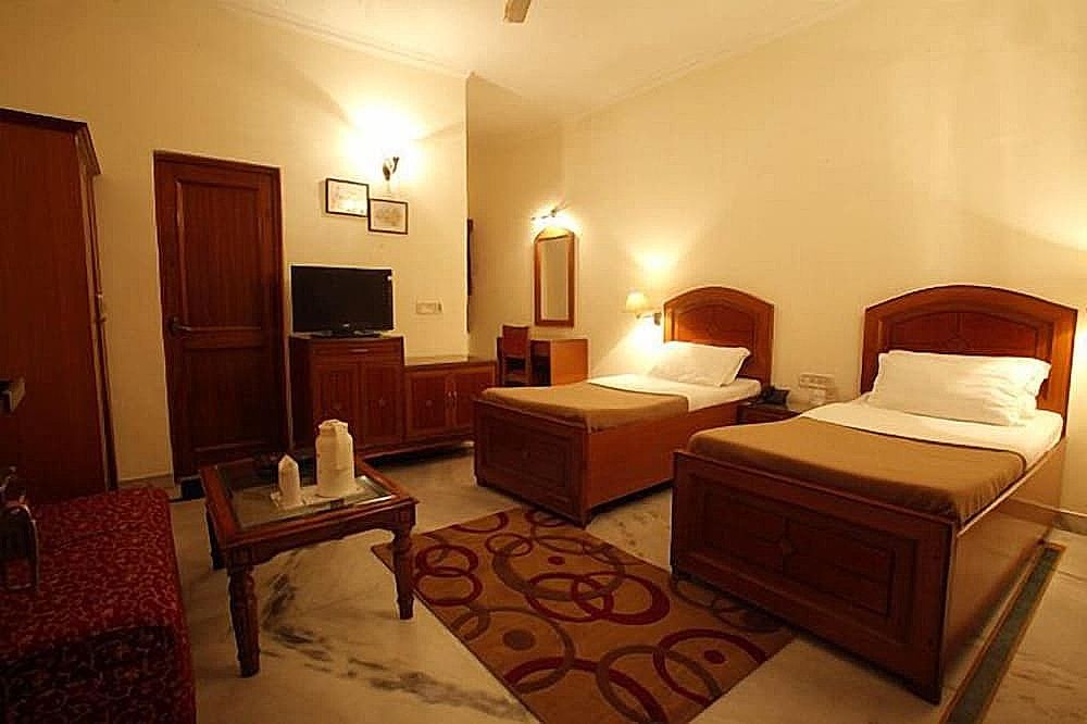 Mahalakshmi Palace Hotel Super Deluxe Room 7