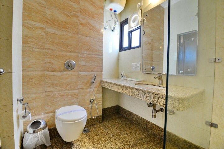 Mahalakshmi Palace Hotel Super Deluxe Room 8