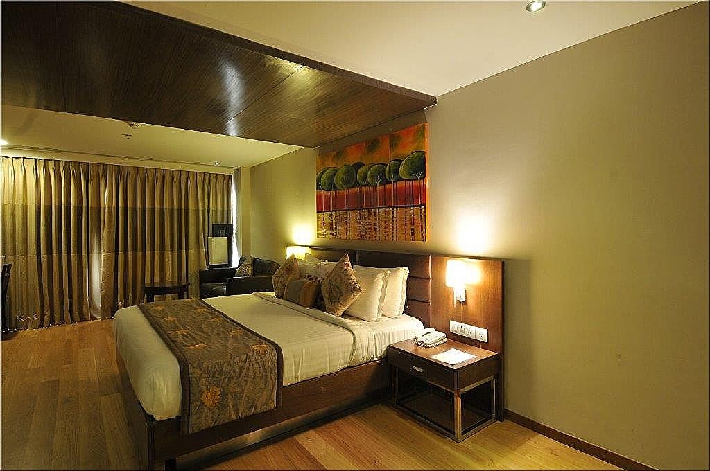 Deluxe with Balcony (King Bed)