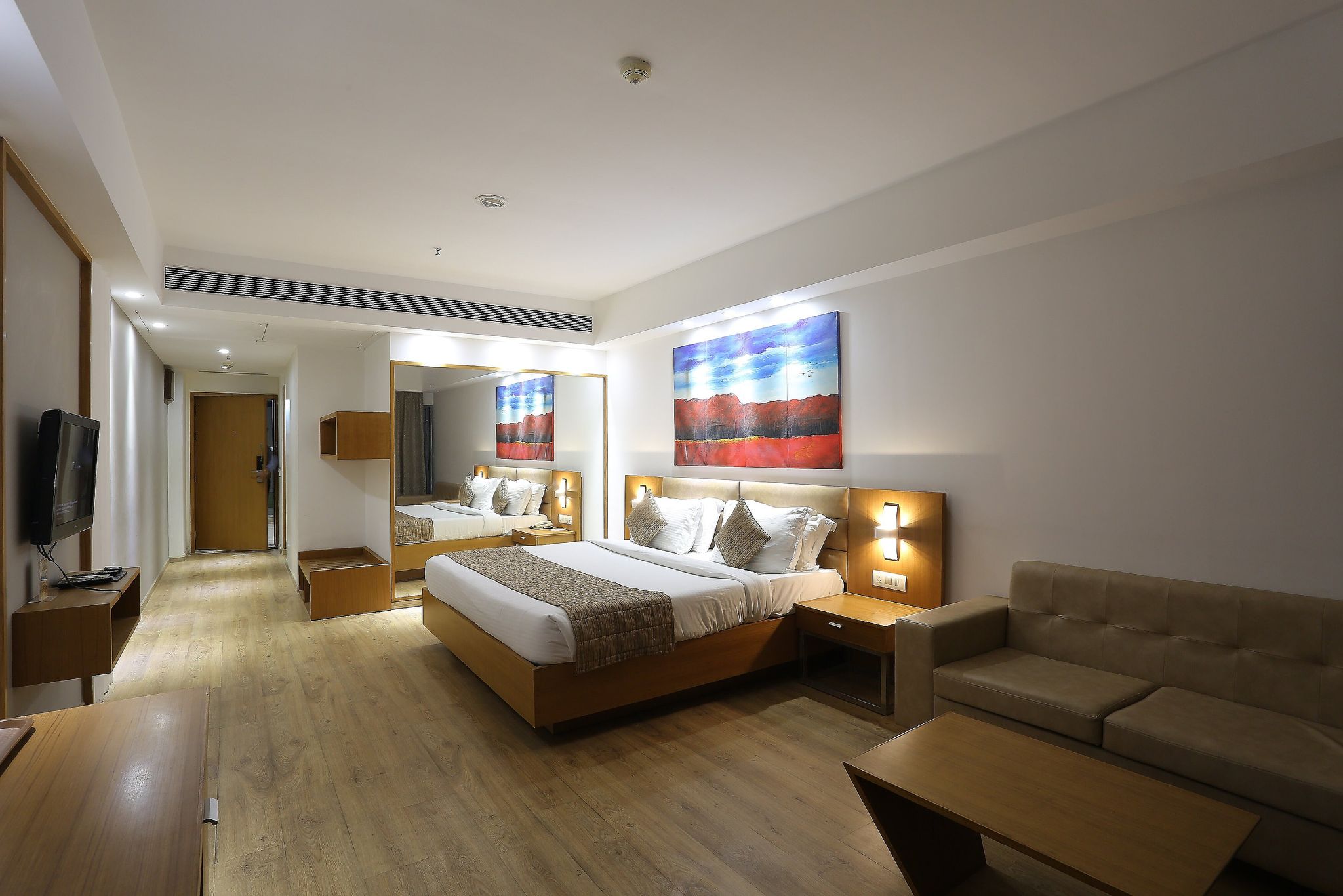 Deluxe without Balcony (King Bed)