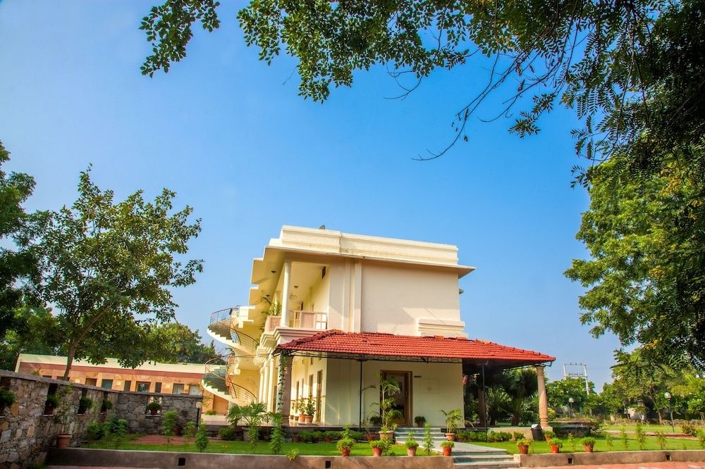 Hotel Exterior