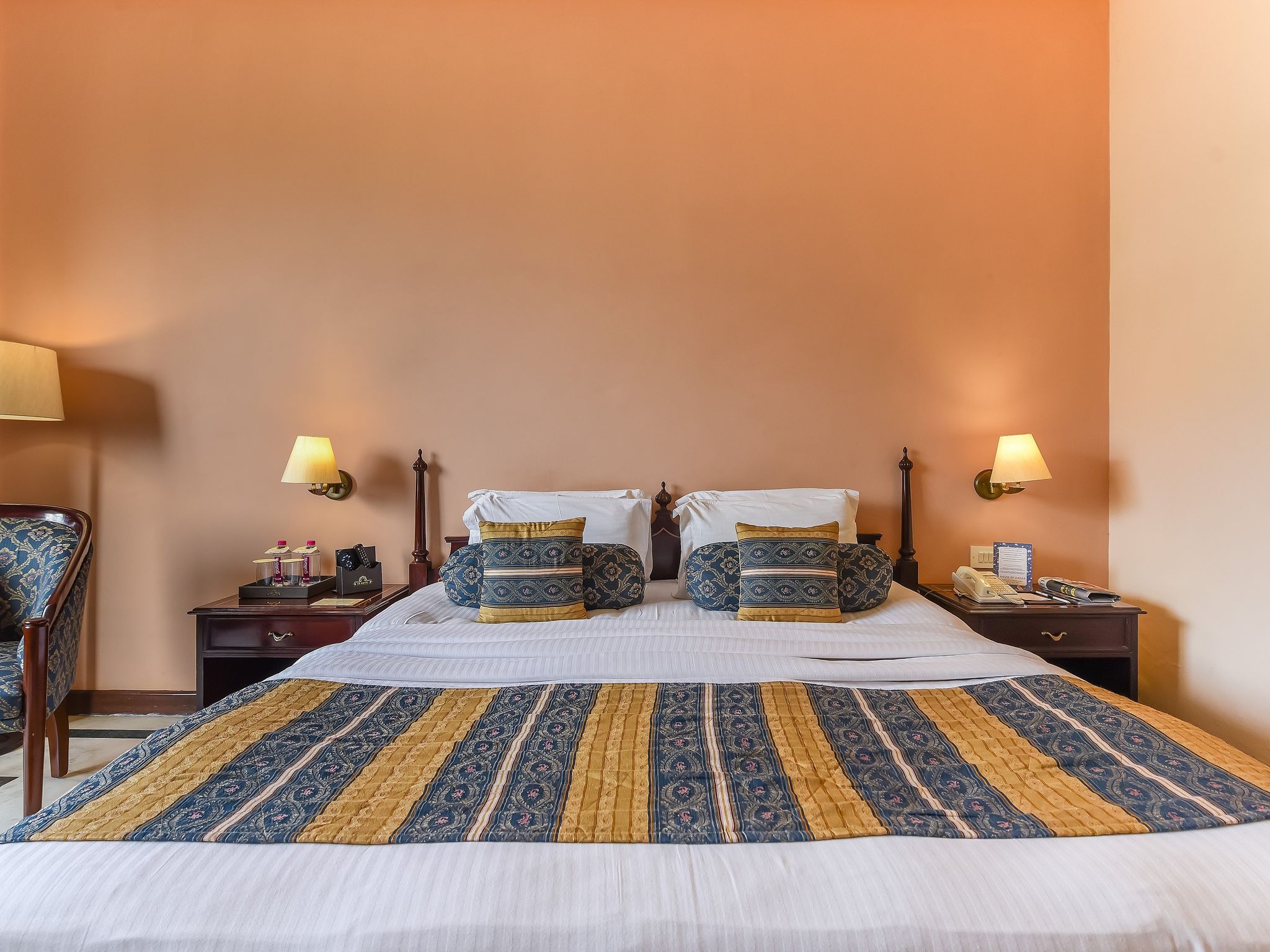 KK Royal Hotel & Convention Centre Deluxe Room 8