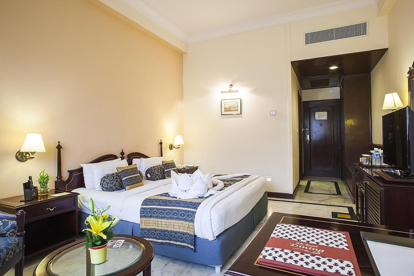KK Royal Hotel & Convention Centre Deluxe Room 3