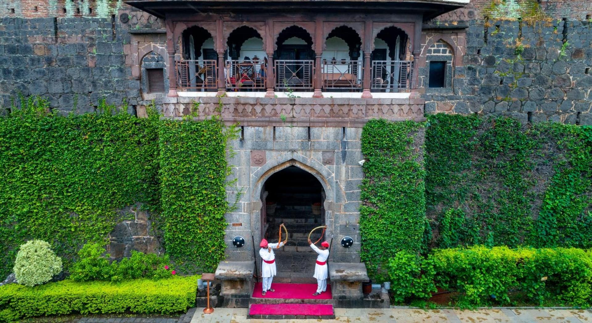 Fort JadhavGADH, Pune