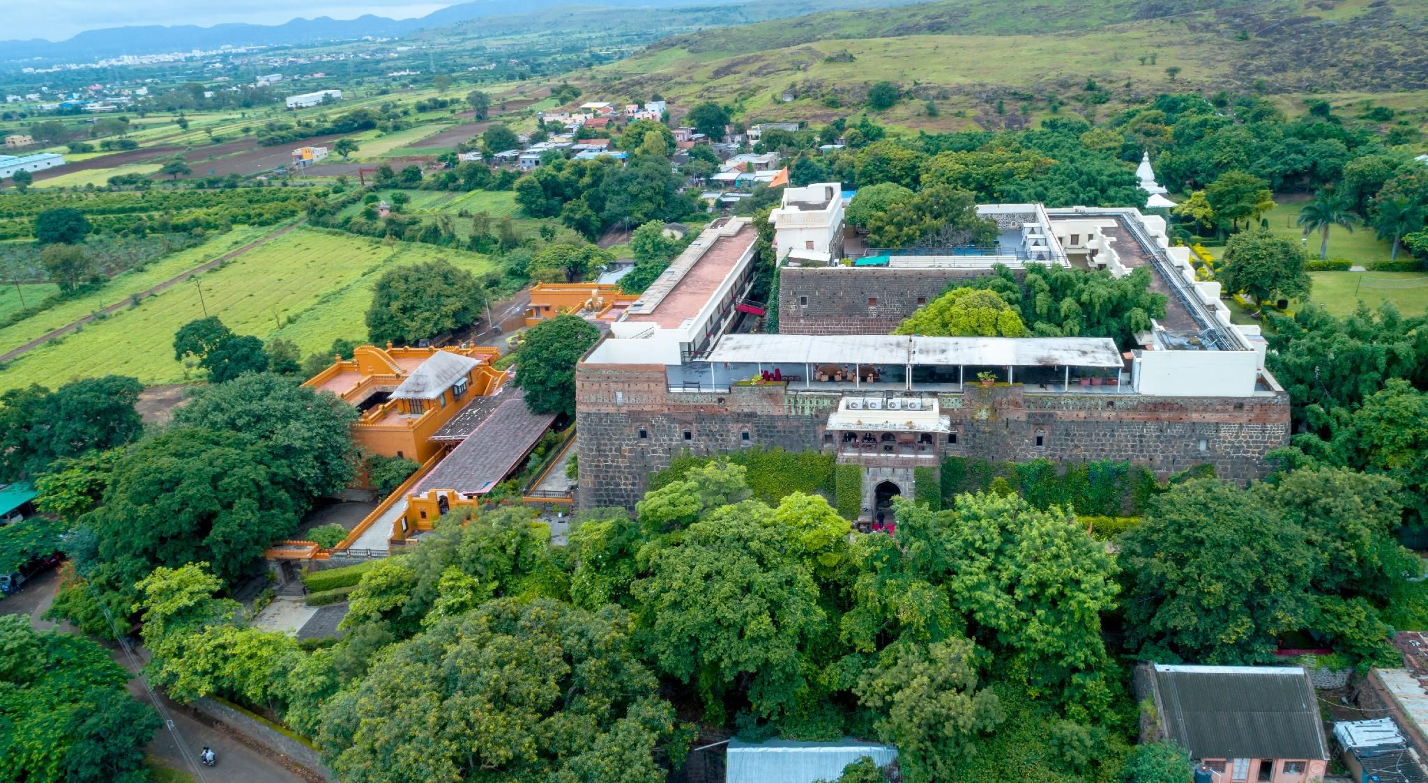 Fort JadhavGADH, Pune