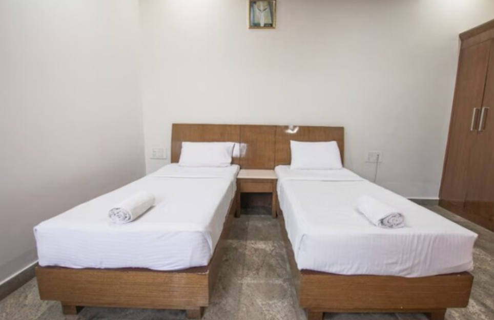 Deluxe Twin Room Non AC