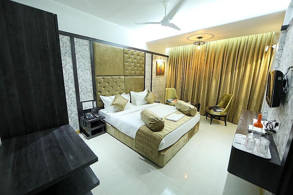 Hotel President Executive Deluxe Room 9