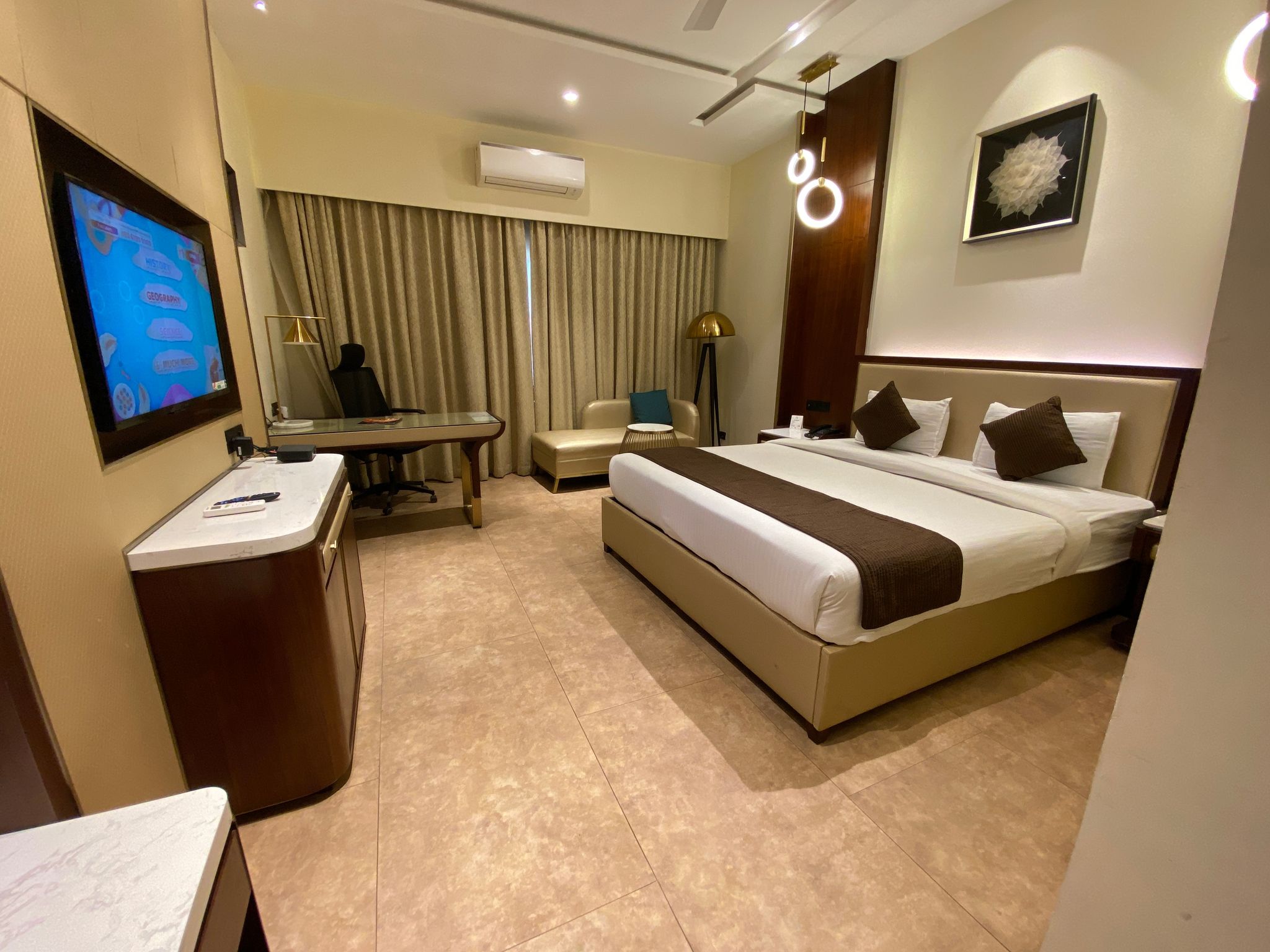 Patrician - Clover Executive Room 2