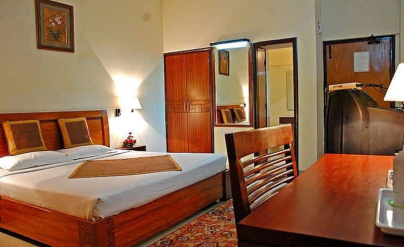 Hotel Parkview  Deluxe Room With Twin Bed / Large Bed 2