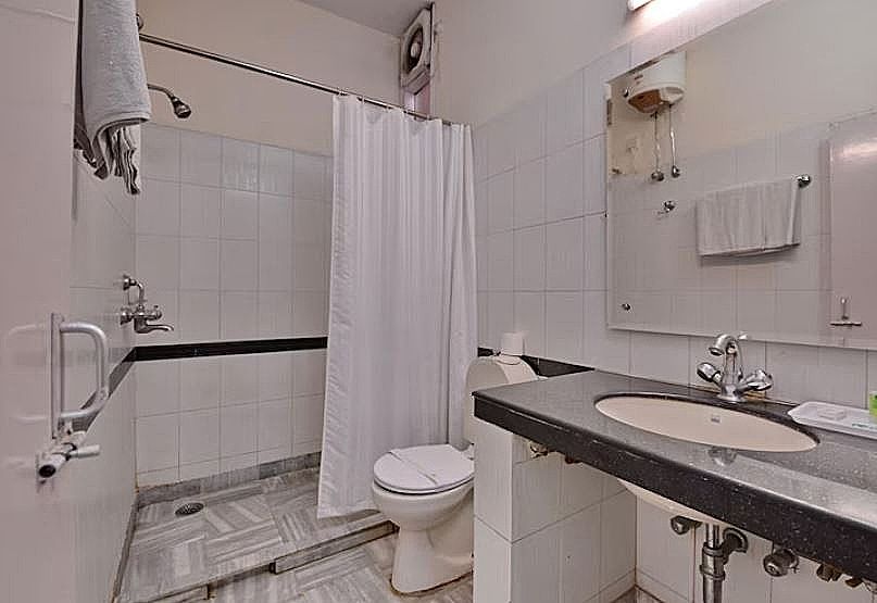 Hotel Parkview  Deluxe Room With Twin Bed / Large Bed 3