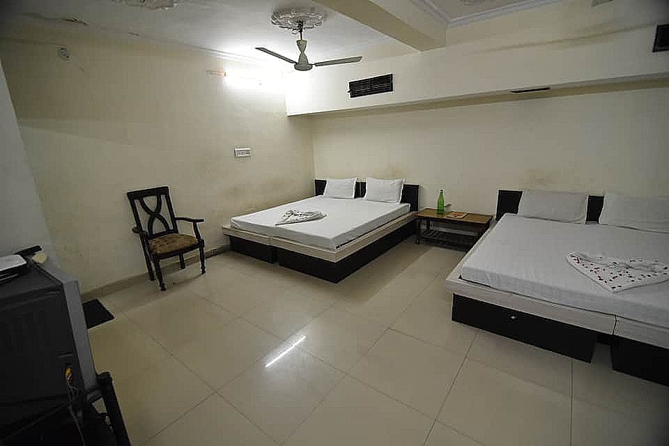 Beautifully furnished rooms for Family members.