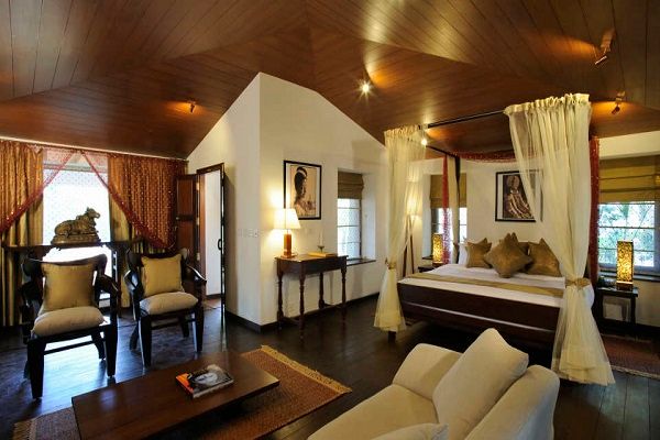 Octagonal Bungalow Room