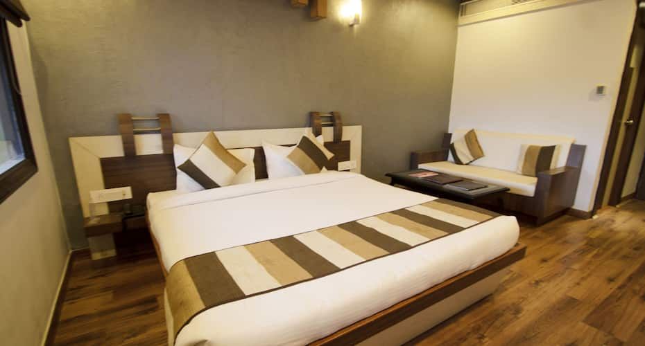 undefined Neelkamal 5