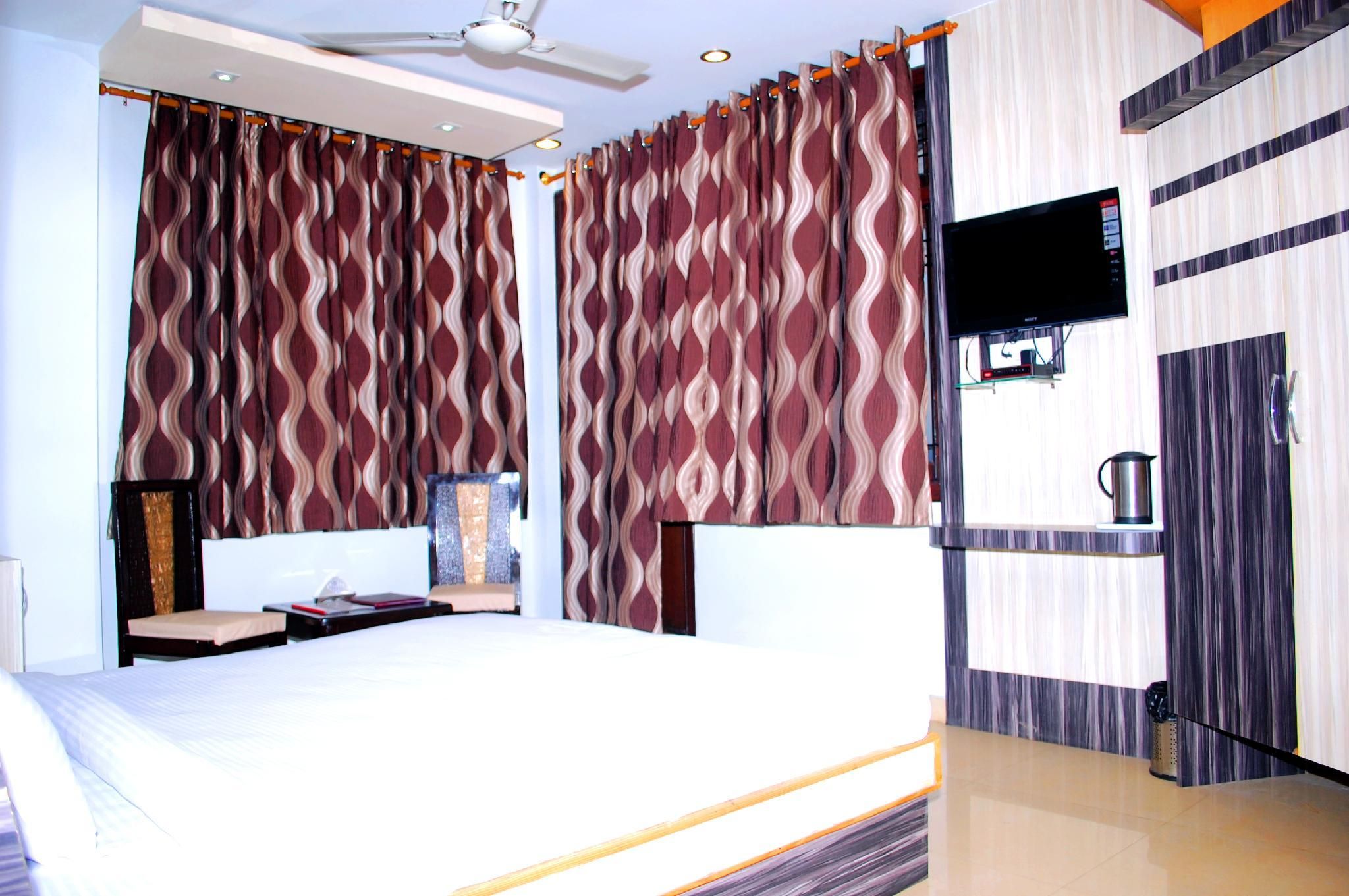 undefined Neelkamal 7