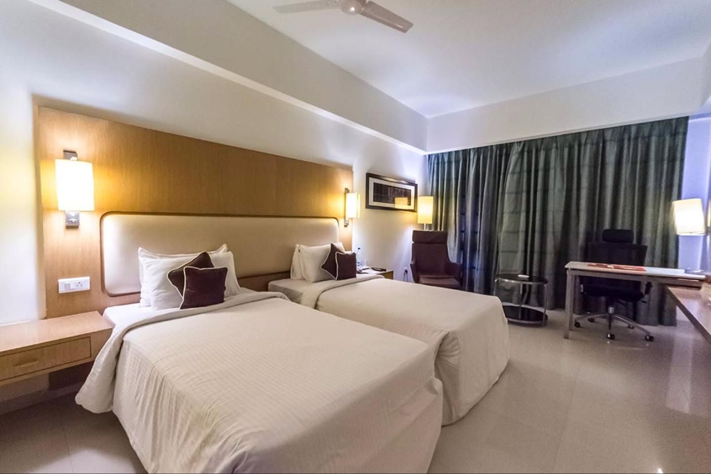 ROYAL PARK HOTEL Business Room 3