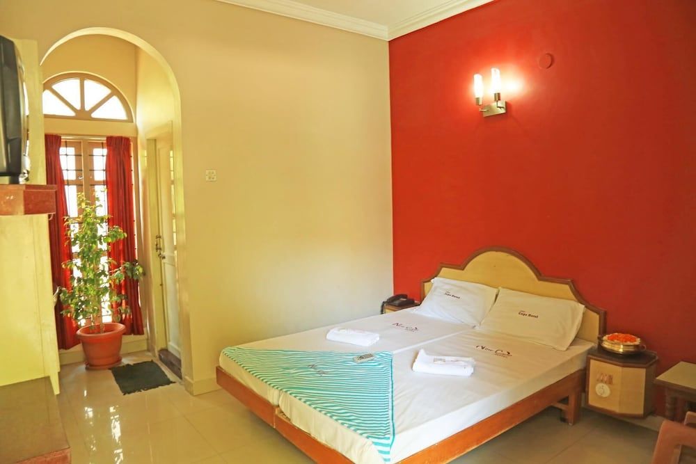 New Cape Hotel Deluxe Double AC 3