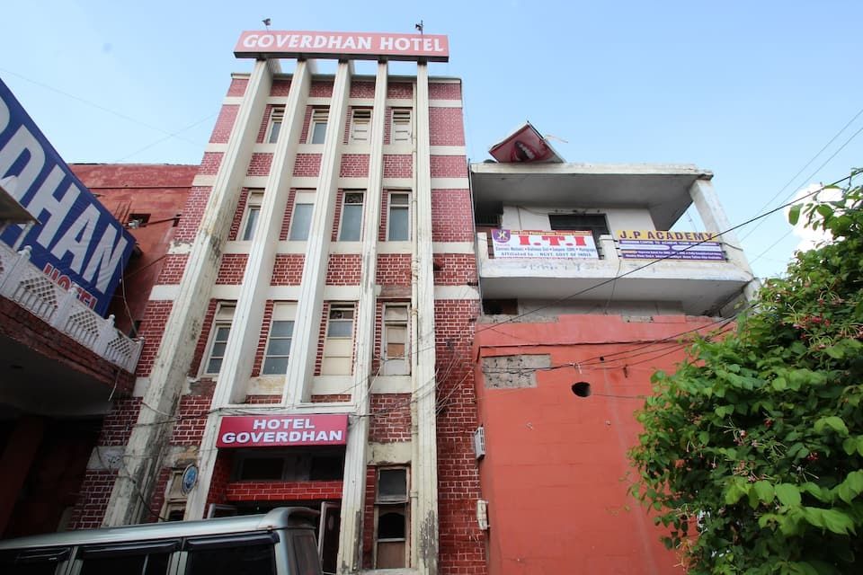 undefined Goverdhan Hotel, Walking to Raja Ki Mandi Railway & 3 KM from ISBT