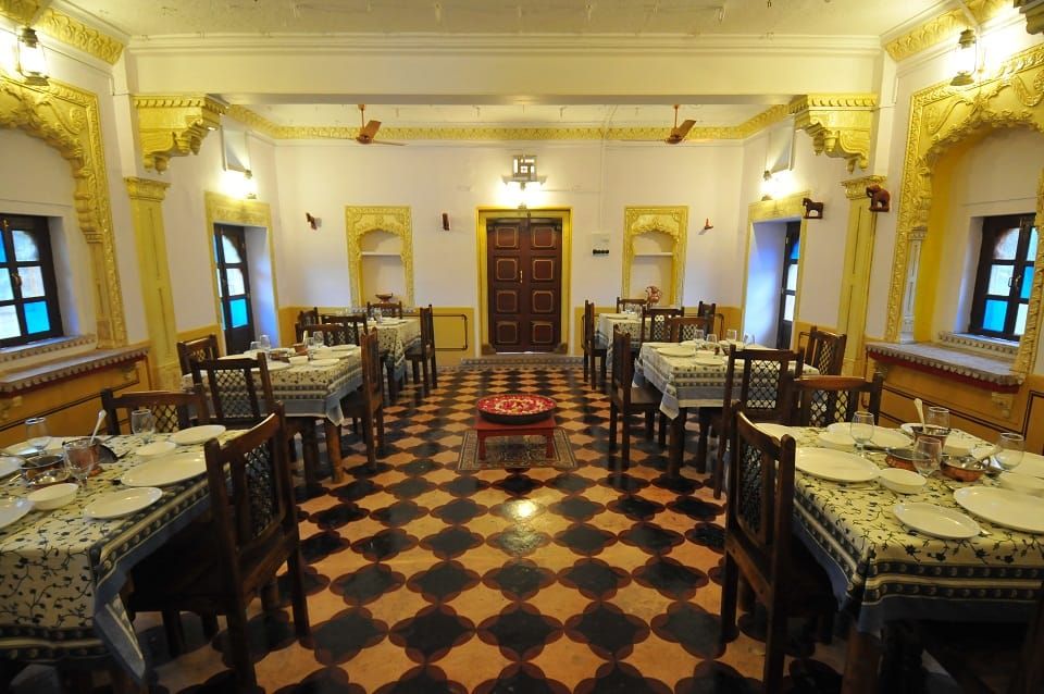 Food & Dining