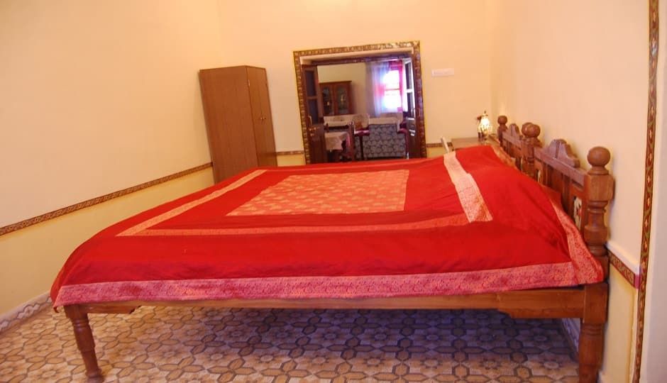 Nawal Sagar Palace Deluxe Room 2