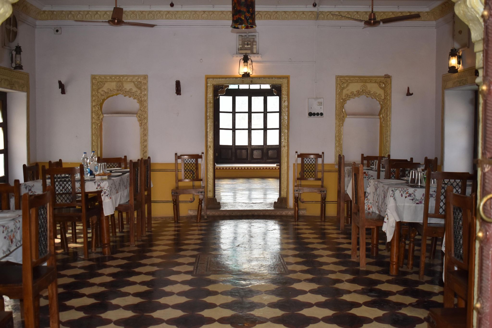 Food & Dining