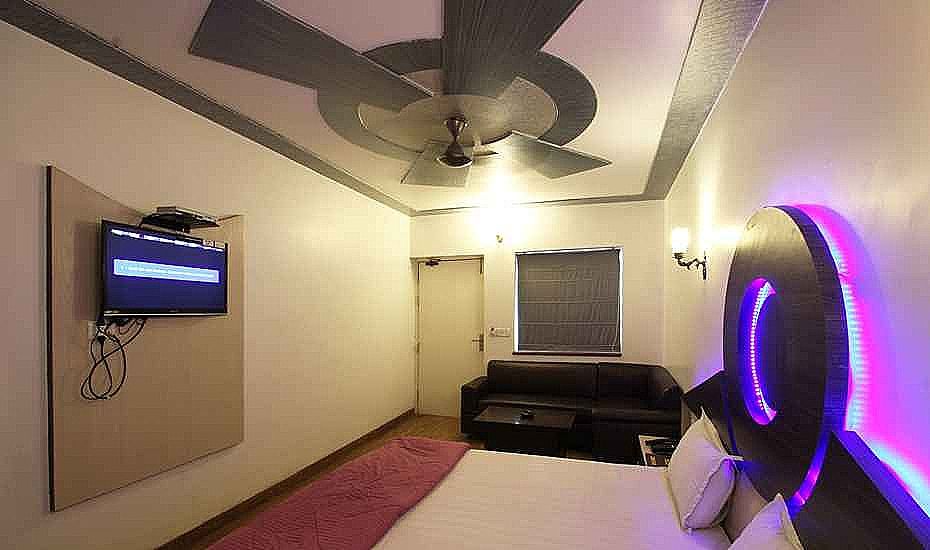 Hotel Eminent Deluxe room 2