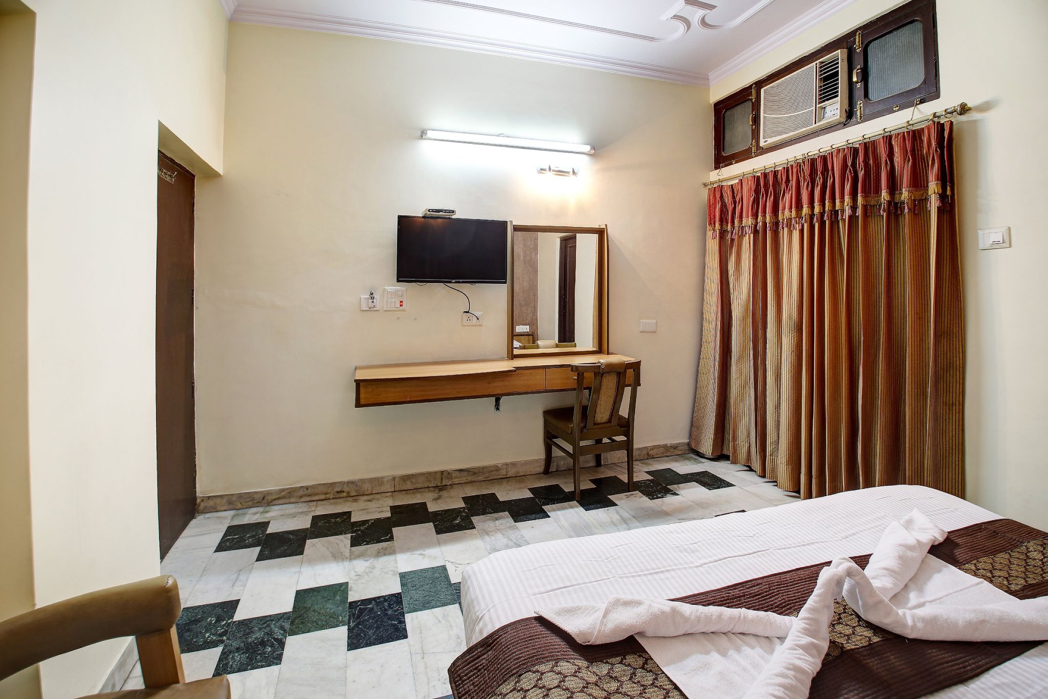 Roopa International Deluxe 8