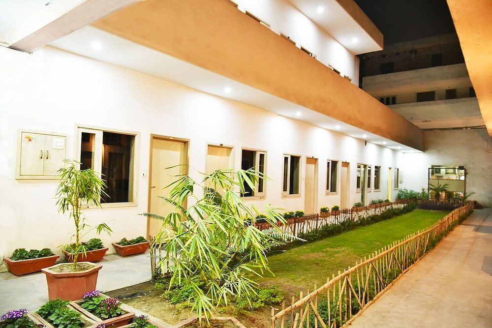 undefined Hotel Palace 6