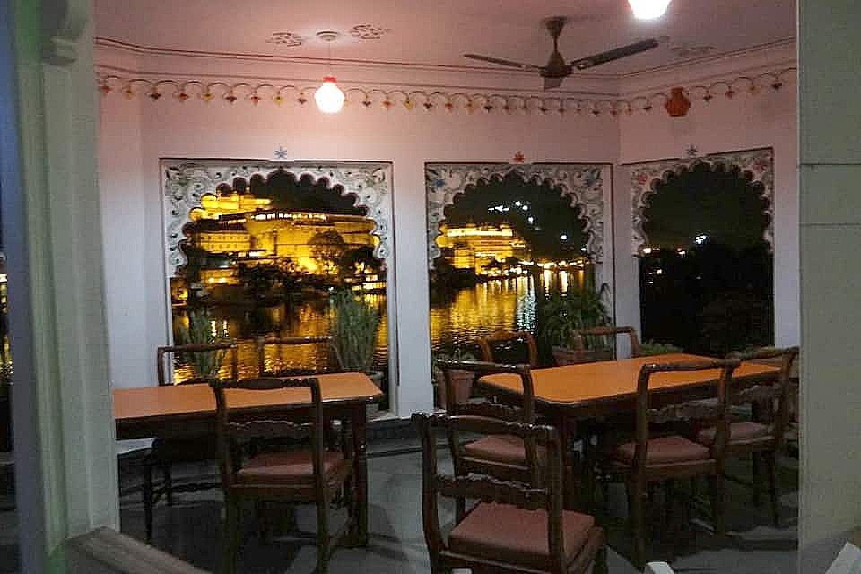 Food & Dining
