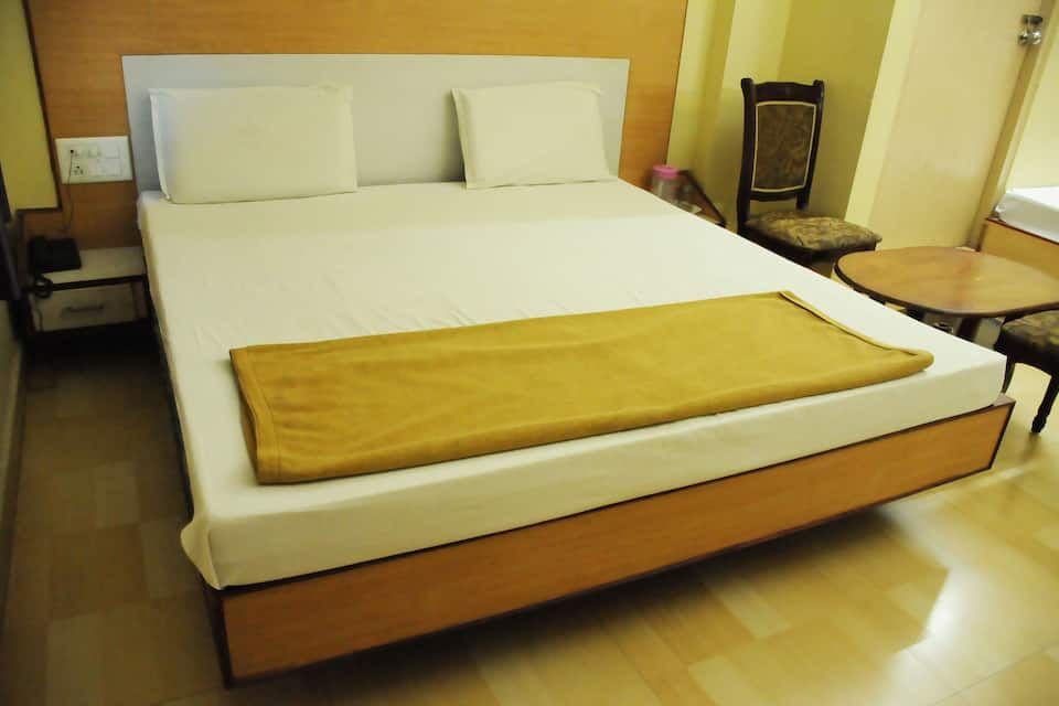 Deluxe Bedroom