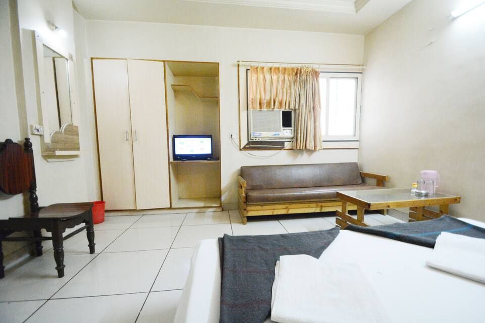 undefined Hotel kartiki 10