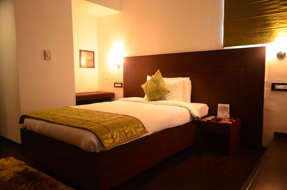 Hemaadri Grand Pride Executive AC 3