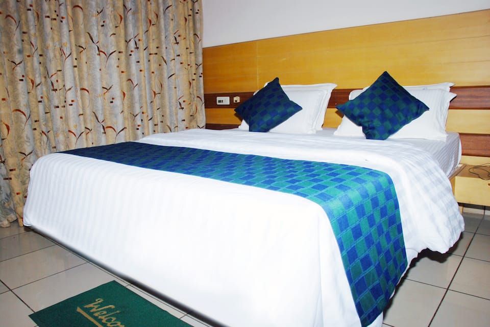 Deluxe AC Room