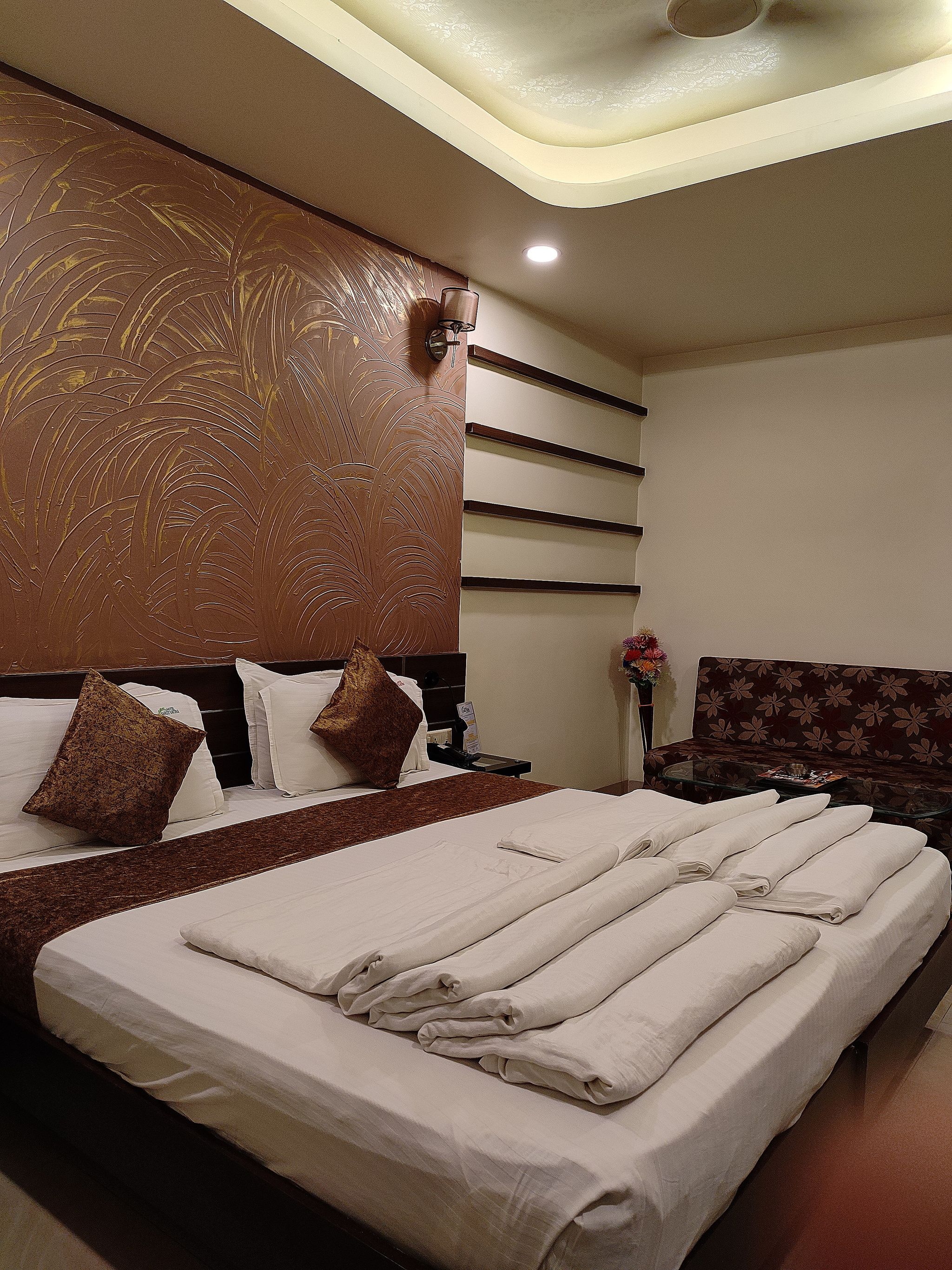 Hotel Shree Vatika Deluxe Double Room 3