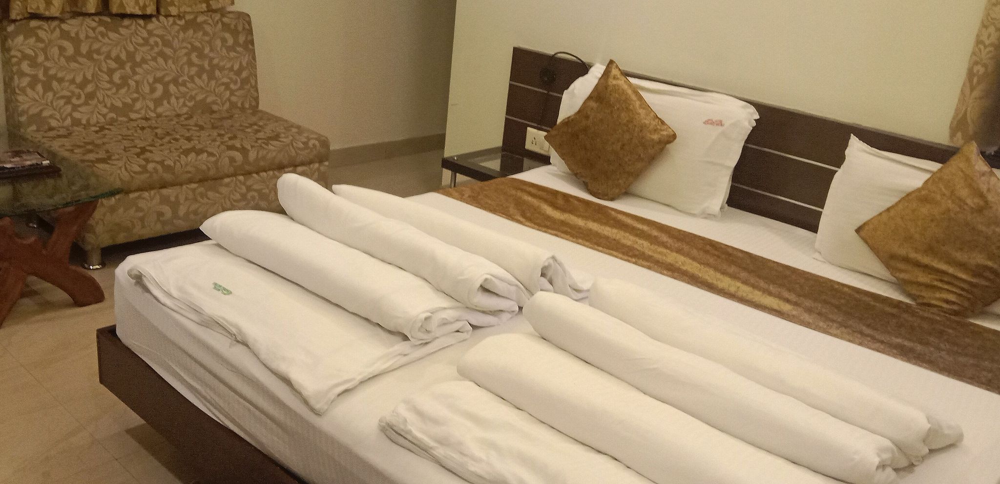 Hotel Shree Vatika Deluxe Double Room 2