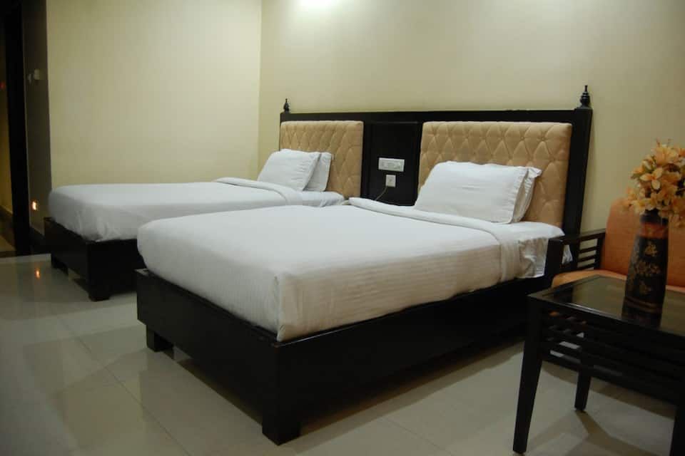 Hotel Swetha Deluxe Room 3