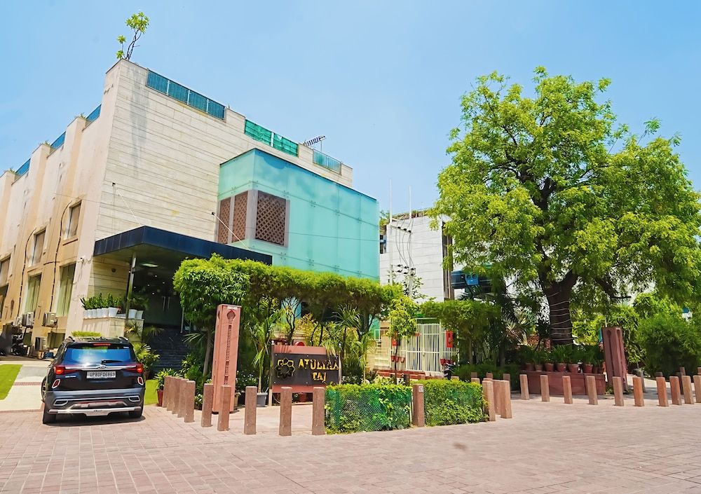 Hotel Atulyaa Taj