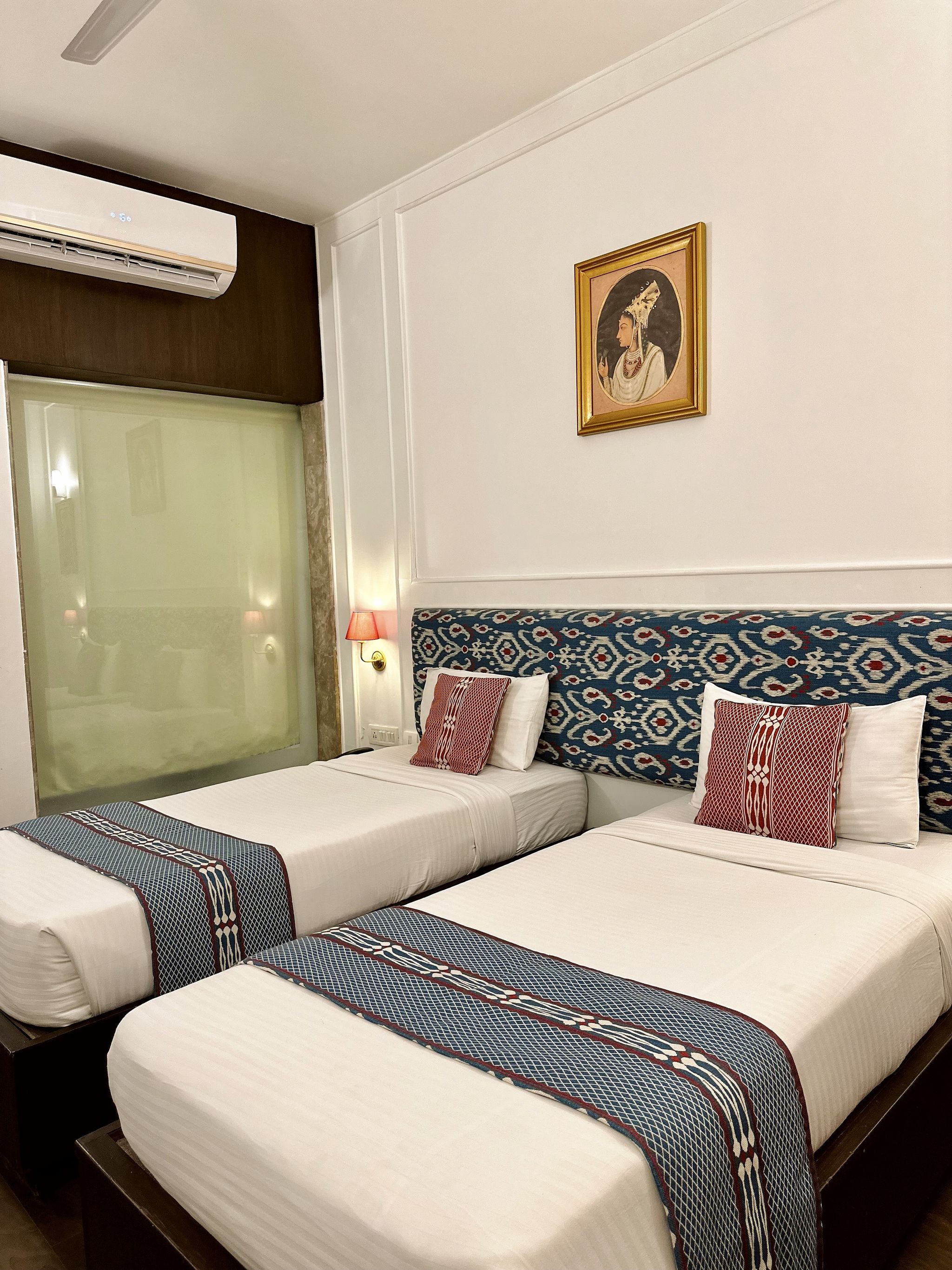 Hotel Atulyaa Taj Deluxe Twin Room 3