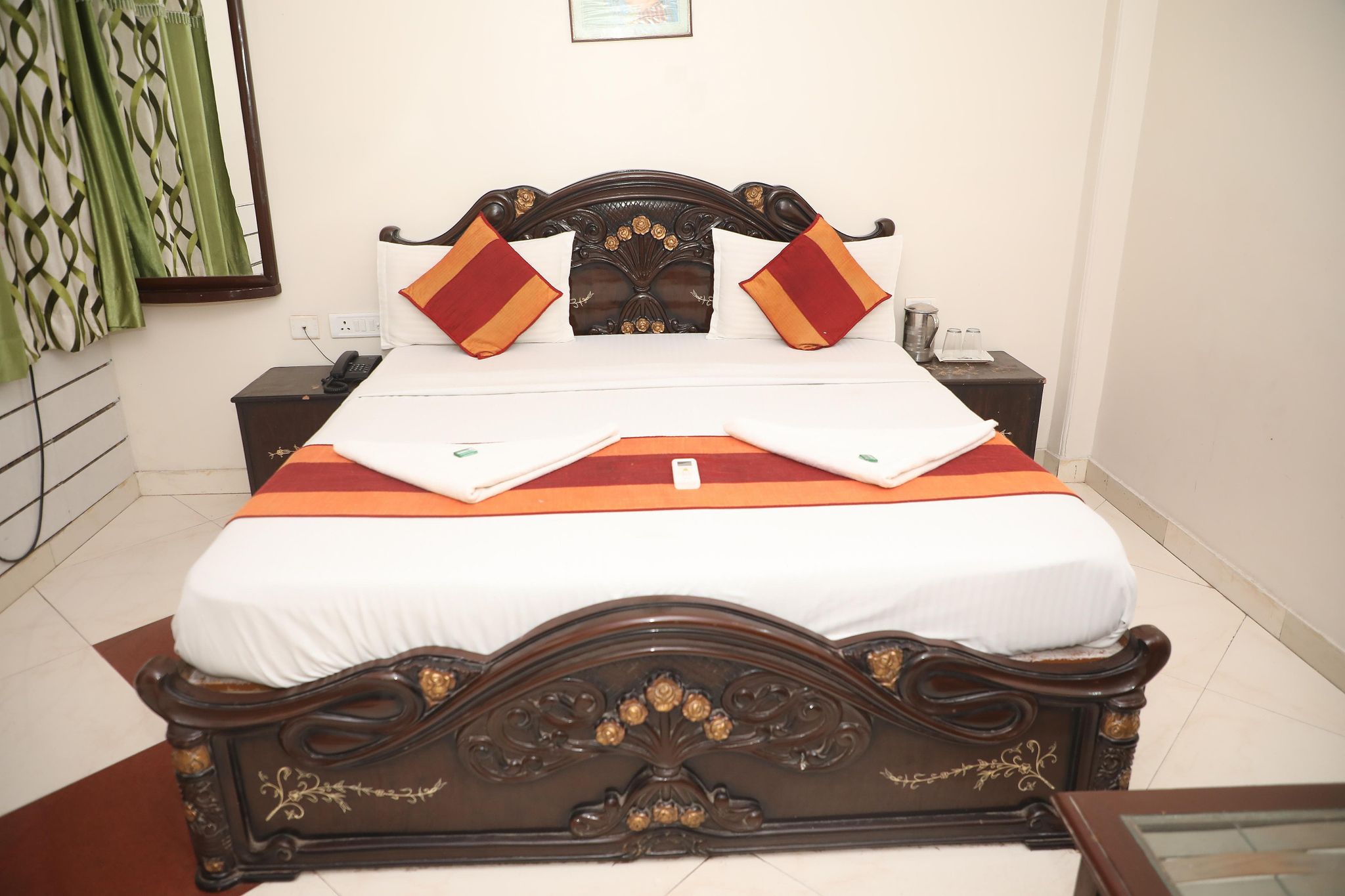 Hotel Heritage Inn Deluxe Room 2