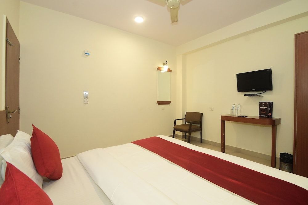 Hotel Ankur Palace Deluxe Room 8