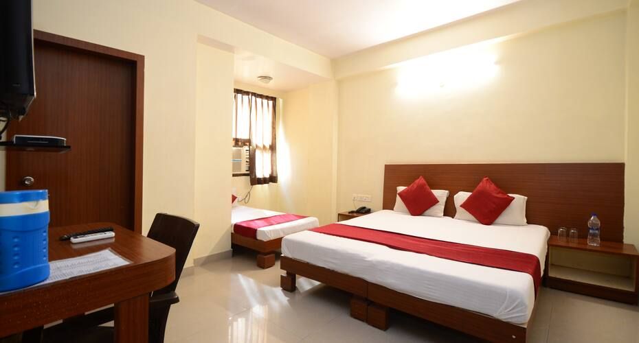 Hotel Ankur Palace Deluxe Room For Three Guest 2