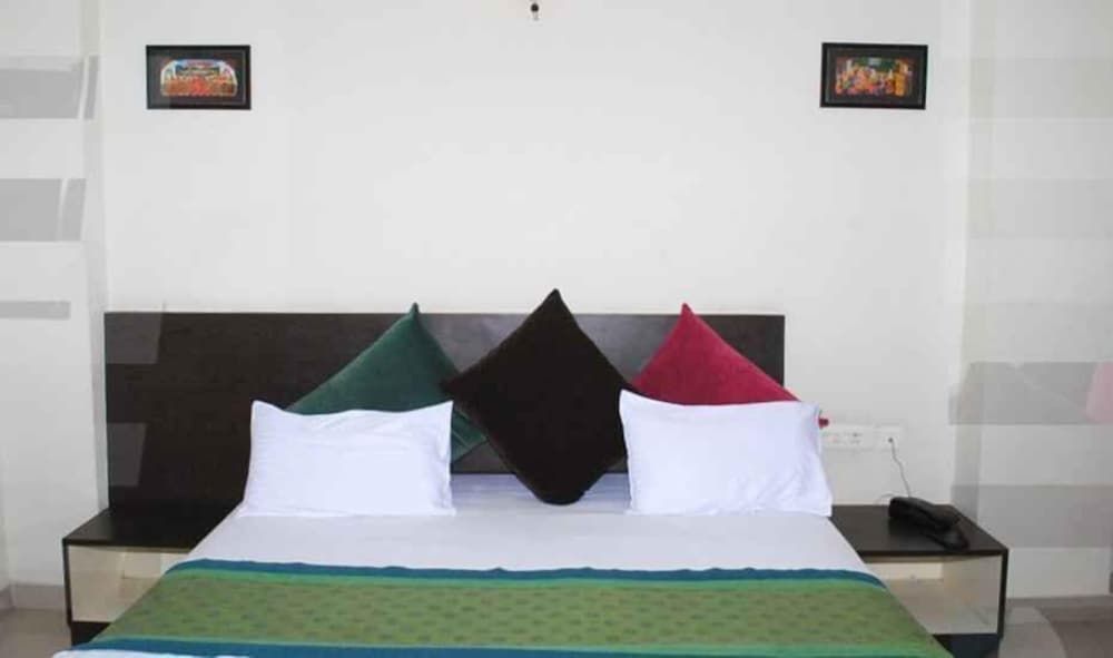 Hotel Ankur Palace Deluxe Room 12